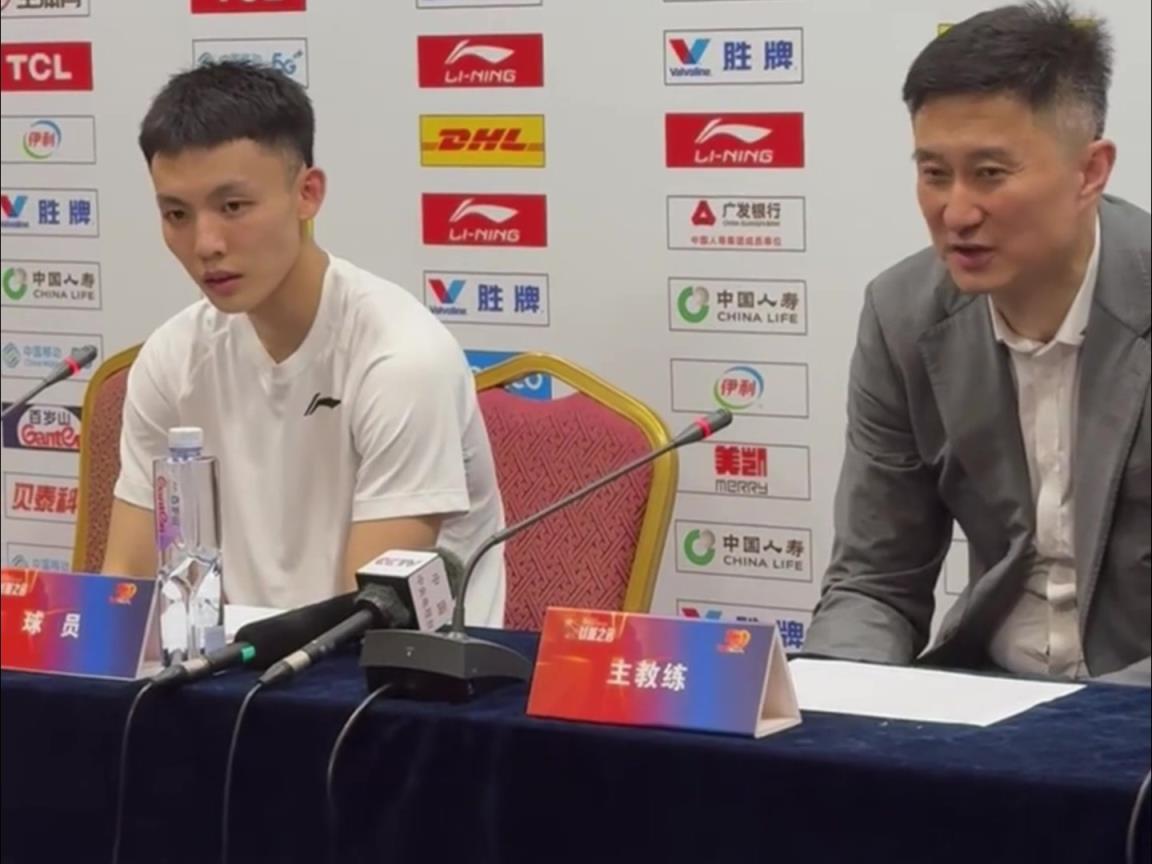 這是能說的嗎徐杰：杜指導(dǎo)賽前說了，這場(chǎng)球就是打架和摔跤！