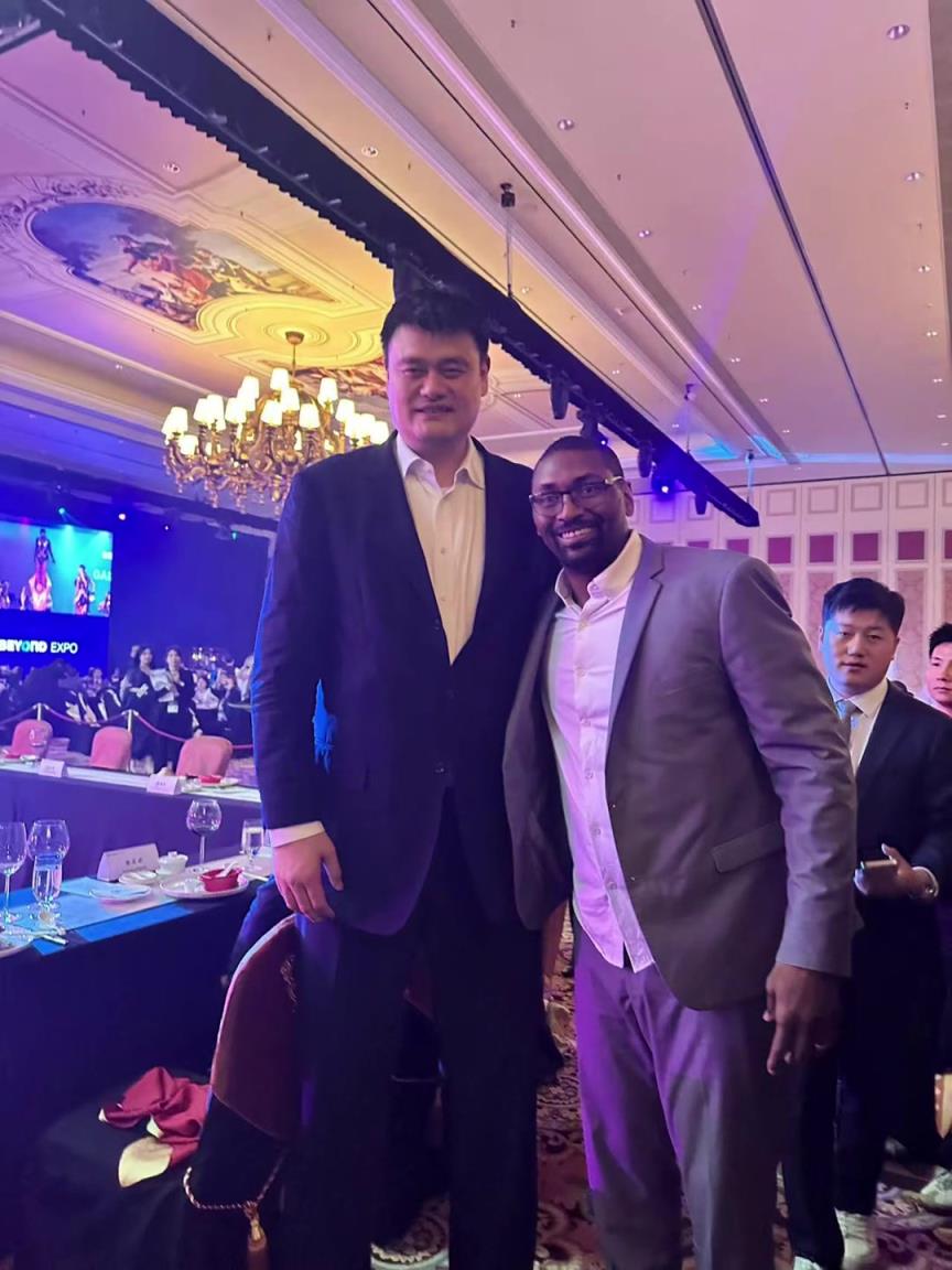 阿泰斯特曬與姚明合照：這是我最喜歡的隊(duì)友 姚?。?>
                                <div   id=