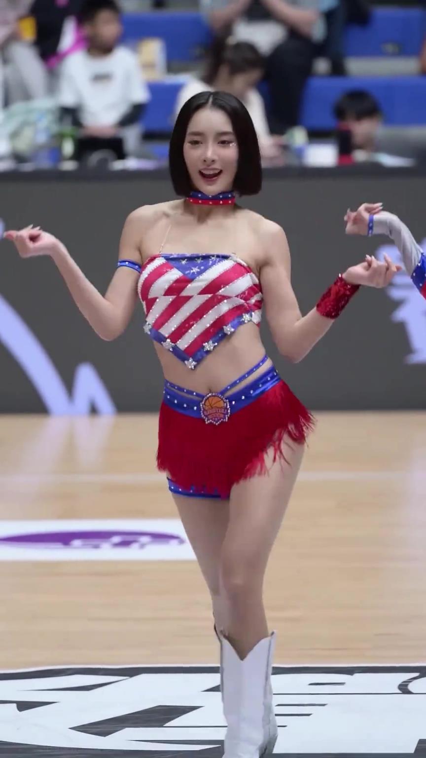 太離譜了 ！幾乎是完美女人！