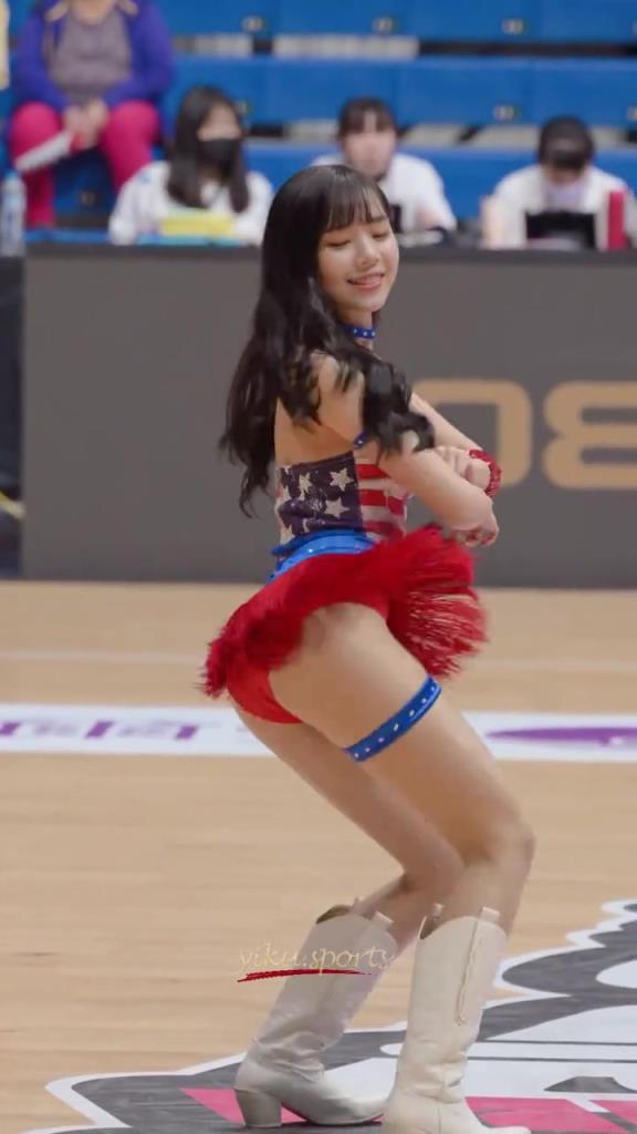 最好的啦啦隊(duì)小姐姐！自信，健康充滿活力！