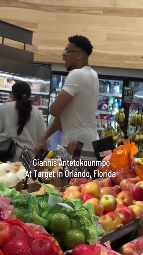 好男人??！字母哥在奧蘭多度假 陪妻子一起逛超市