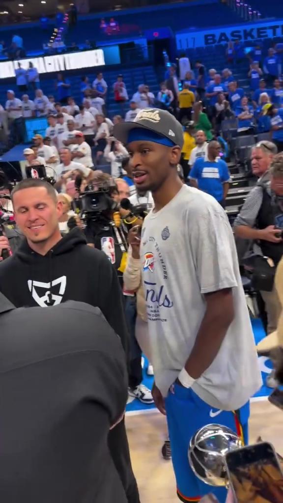 道理我都懂，但是為什么亞歷山大拿到MVP之后要掏襠