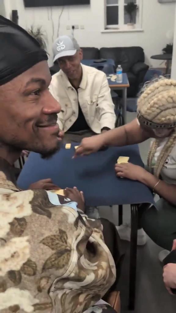 想找到巴特勒很簡單，因為他不在籃球場，就在棋牌室